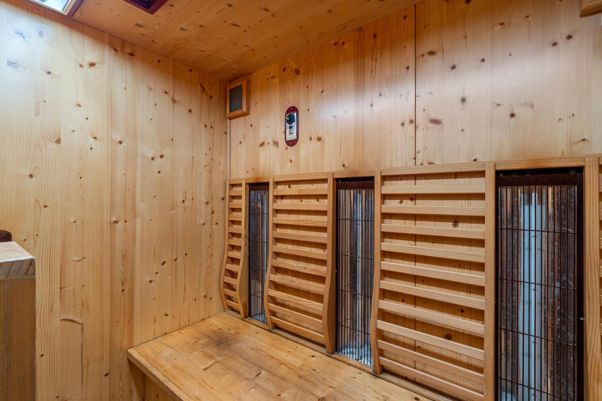 Tasman Holiday Parks - Waihi Beach Esterno foto A modern dry sauna