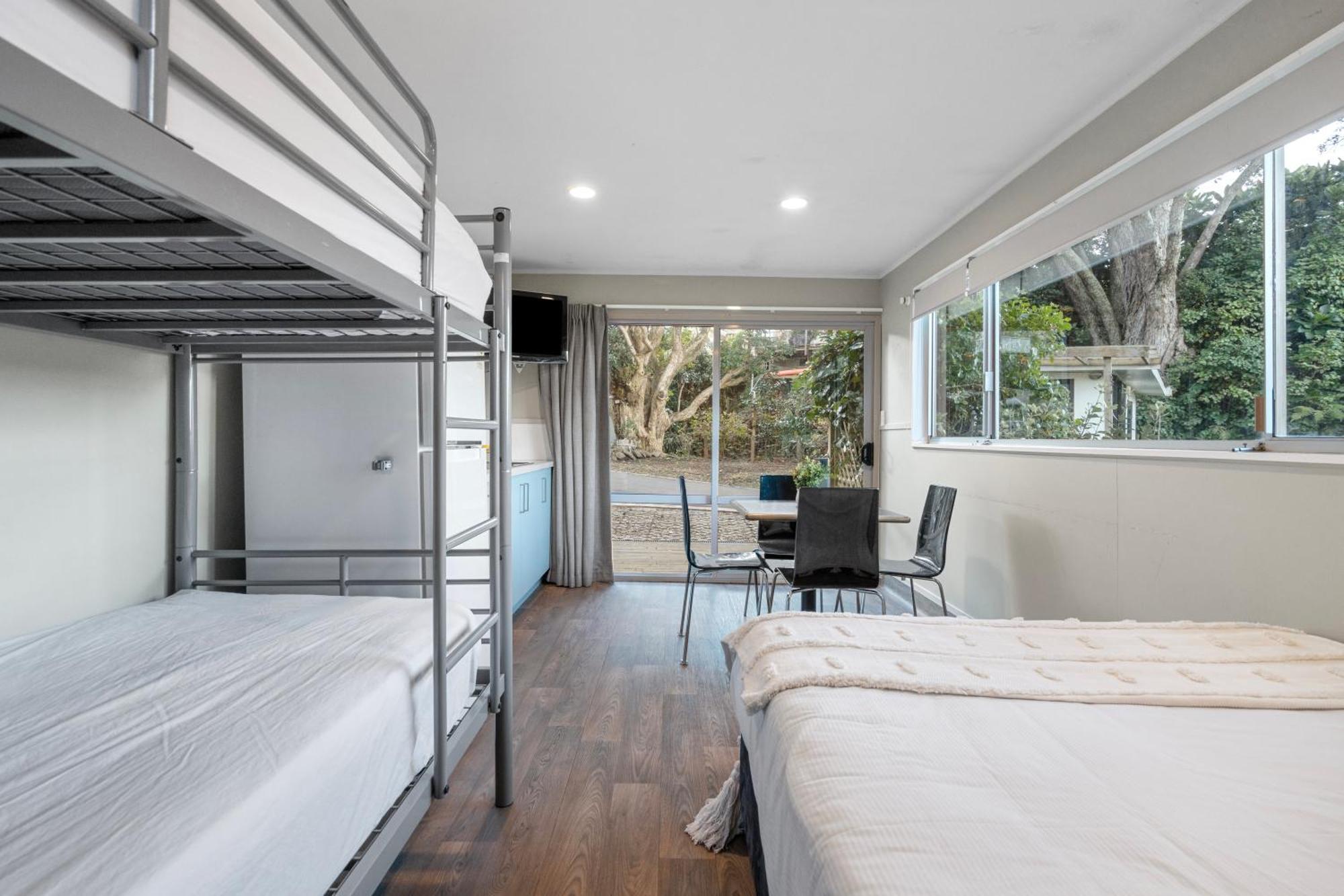 Tasman Holiday Parks - Waihi Beach Esterno foto A typical studio at the University of Western Australia