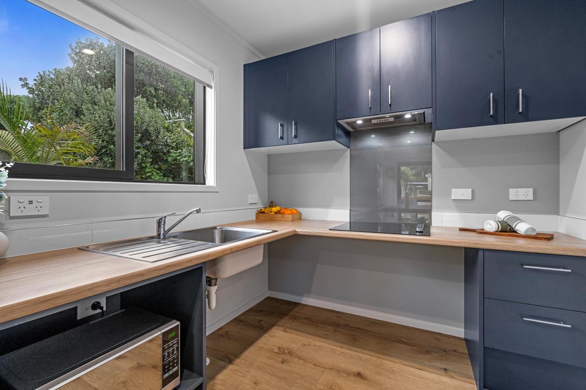 Tasman Holiday Parks - Waihi Beach Esterno foto A modern kitchen